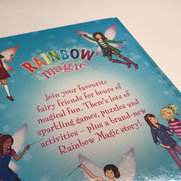 Rainbow Magic Fabulous Fairy Annual 2016 Book New - Picture 10 of 11
